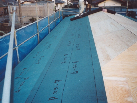 台風被害による屋根張替え工事（修理）