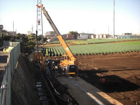 河川護岸工事施工中