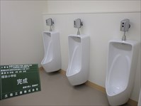 便所改修に伴う給排水設備・換気設備工事1