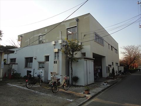 公民館外壁改修工事施工前