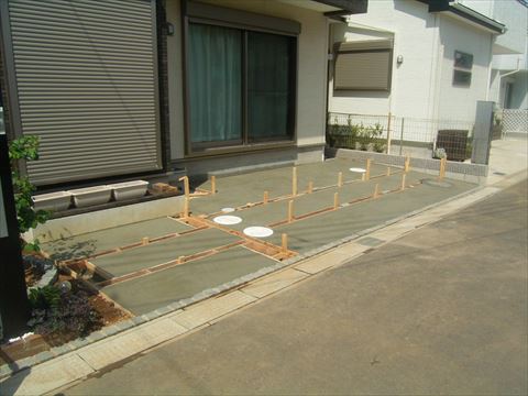 戸建住宅駐車場工事施工中2